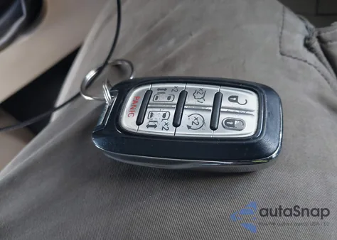 2017 Chrysler Pacifica Limited z USA, uszkodzony, nr VIN 2C4RC1GG3HR712494